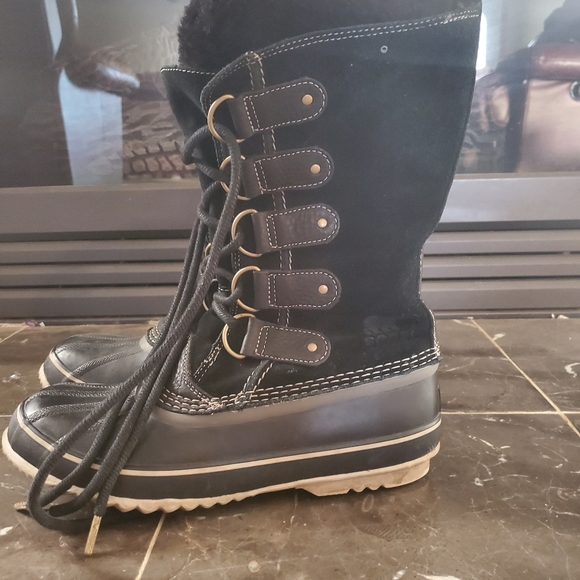 Sorel Boots - Picture 4 of 6